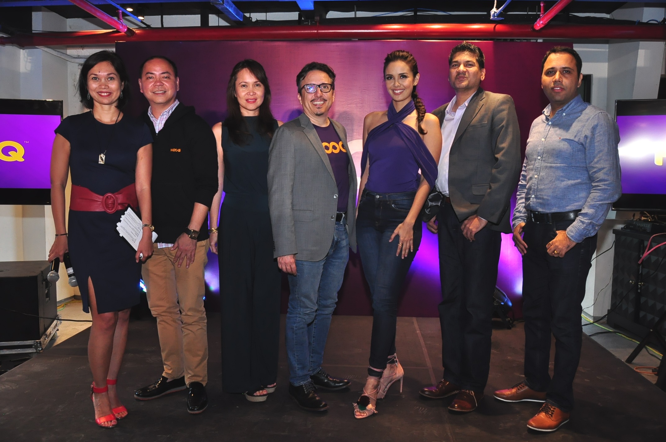 hooq-brand-ambassador-megan-young-with-hooqs-officer-sheila-paul-jeff-remegio-jane-cruz-walker-peter-bithos-krishnan-rajagupalan-and-ravi-vora-2