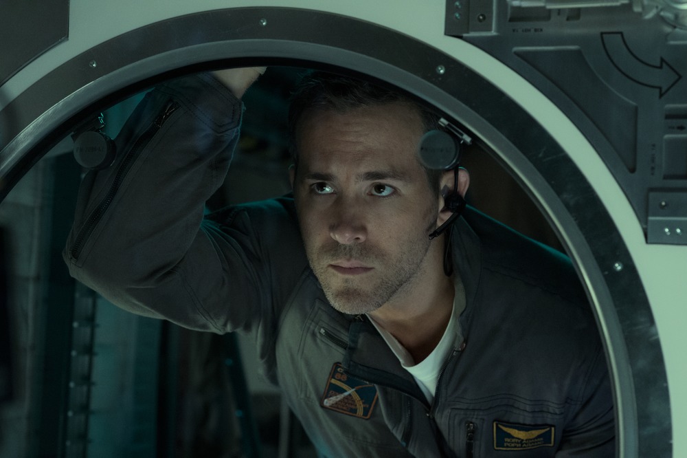 Rory Adams (Ryan Reynolds) in Columbia Pictures' LIFE.